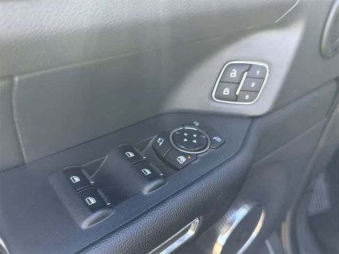 Used 2024 Ford Expedition XLT image 28