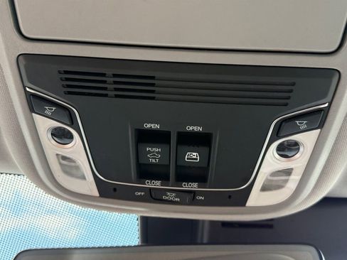 Used 2025 Honda Ridgeline RTL image 17