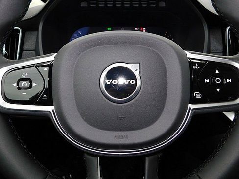 New 2026 Volvo XC90 B6 Plus w/ Protection Package Premier image 24