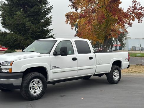 Used 2007 Chevrolet Silverado 2500 LT w/ Heavy-Duty Power Package image 9