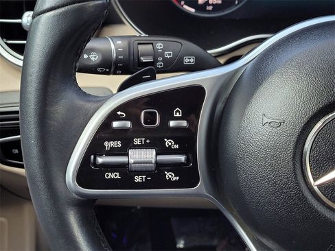 Used 2022 Mercedes-Benz GLC 300 w/ Multimedia Package Lite image 25
