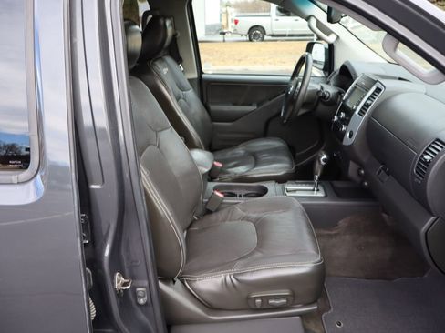 Used 2015 Nissan Frontier PRO-4X image 22