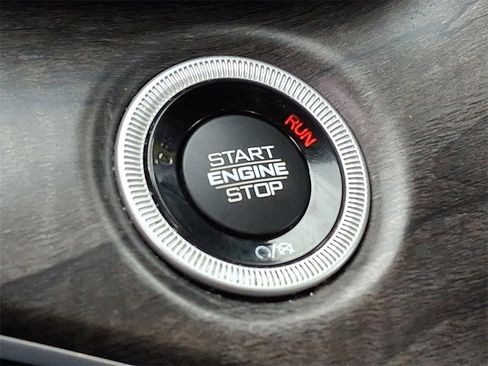 Used 2023 Jeep Grand Cherokee Limited image 23