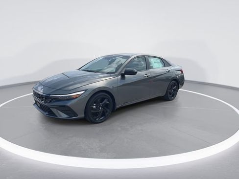 New 2026 Hyundai Elantra SEL Sport Premium FWD image 4