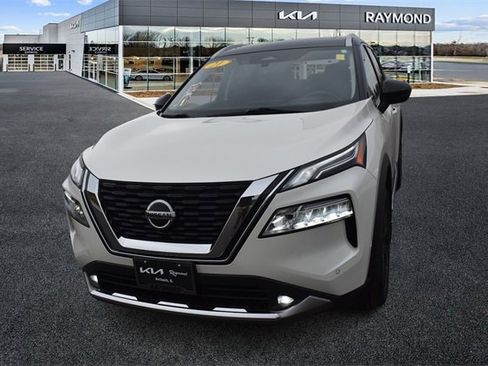 Used 2021 Nissan Rogue Platinum image 7