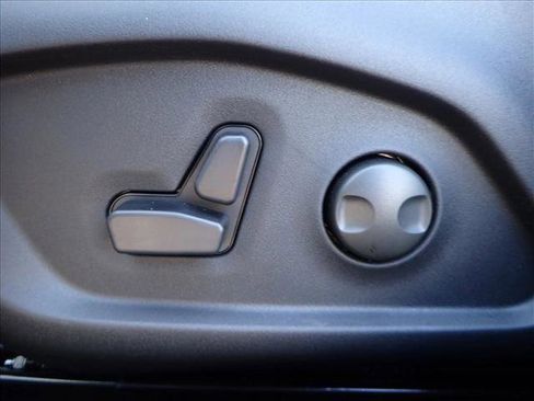 New 2026 Jeep Compass Latitude w/ Sun and Sound Group image 13