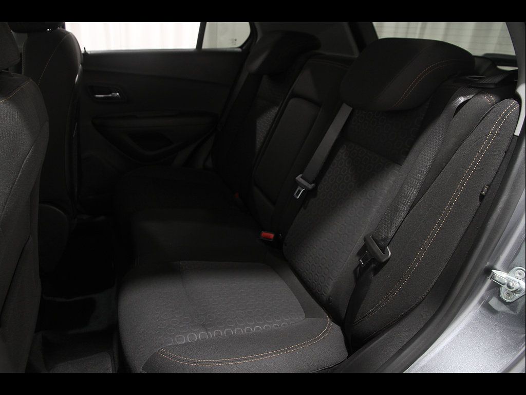 Used 2020 Chevrolet Trax LS w/ Tint and Cruise Package FWD image 17