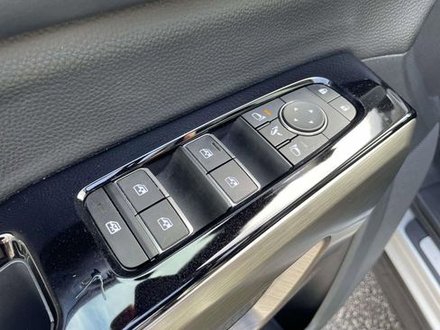 Used 2024 Nissan Pathfinder Platinum w/ Cargo Package image 17