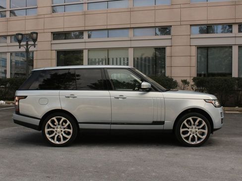 Used 2014 Land Rover Range Rover Supercharged image 6