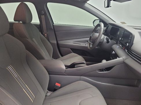 Used 2025 Hyundai Elantra Sport FWD image 21