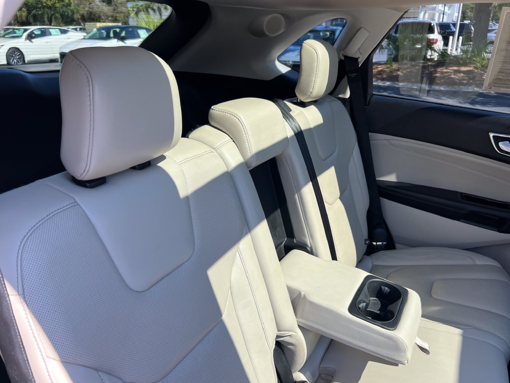 Used 2018 Ford Edge Titanium w/ Equipment Group 302A FWD image 24