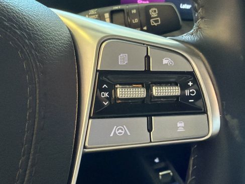 Used 2024 Kia Telluride EX w/ EX Captain's Chair Package FWD image 43