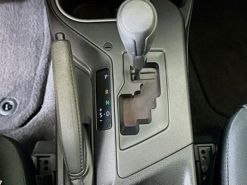 Used 2018 Toyota RAV4 LE FWD image 23