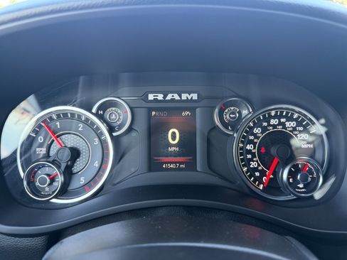 Used 2024 RAM 3500 Big Horn image 12