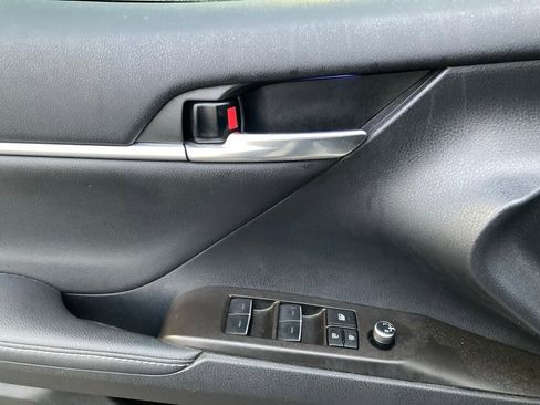 Used 2023 Toyota Camry XSE image 13