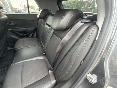 Certified 2018 Chevrolet Trax LT w/ LT Convenience Package FWD image 22