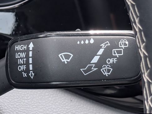 Certified 2023 Volkswagen Taos S FWD image 24