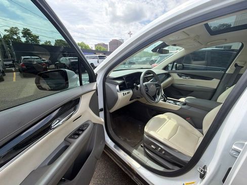 Used 2021 Cadillac XT6 Premium Luxury FWD image 10