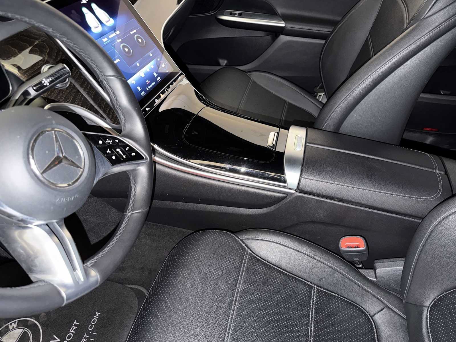 Used 2023 Mercedes-Benz GLC 300 4MATIC image 19
