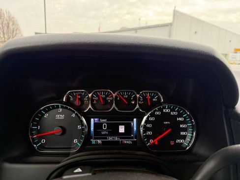 Used 2018 GMC Yukon XL SLT image 24