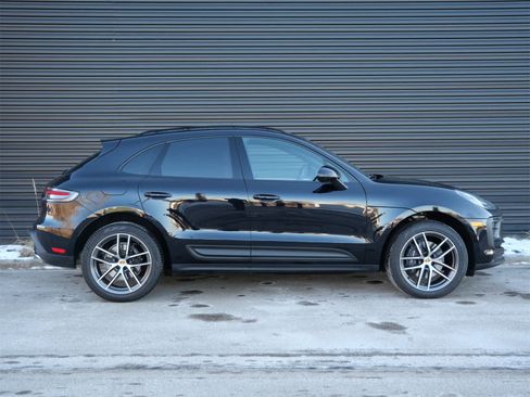 Used 2025 Porsche Macan image 28