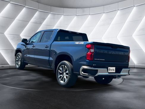 Used 2023 Chevrolet Silverado 1500 LT AWD/4WD image 3