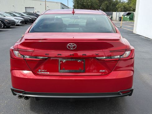 Used 2026 Toyota Camry SE FWD image 10