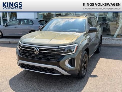 Certified 2024 Volkswagen Atlas Peak Edition SEL AWD/4WD image 1