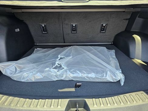 New 2026 Chevrolet Equinox LT w/ Safety and Technology Package FWD image 15