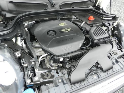 Used 2015 MINI Cooper 2-Door Hardtop w/ Cold Weather Package image 22