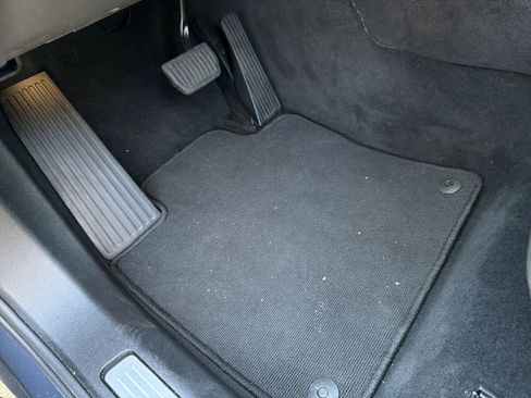 Certified 2025 Volvo XC60 B5 Plus image 17