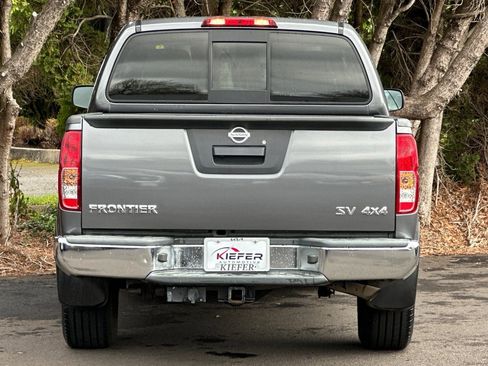Used 2021 Nissan Frontier SV w/ SV Utility Package AWD/4WD image 5