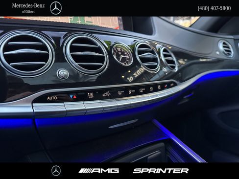 Used 2019 Mercedes-Benz S 560 Sedan image 33