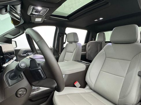 Used 2024 Chevrolet Silverado 1500 LTZ image 17