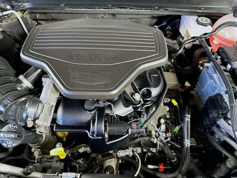 Used 2024 Cadillac XT6 Premium Luxury image 9