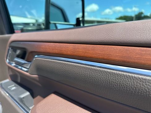 Used 2024 GMC Sierra 2500 Denali w/ Denali Reserve Package AWD/4WD image 14