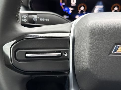 Used 2024 Chevrolet Colorado LT RWD image 17