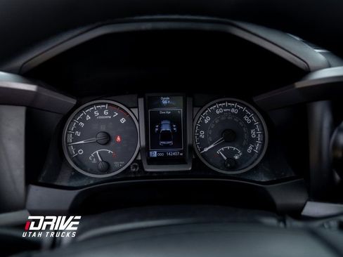 Used 2016 Toyota Tacoma TRD Off-Road w/ Premium & Technology Package image 37