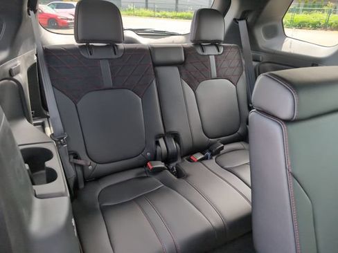 Used 2026 Honda Pilot Black Edition image 14