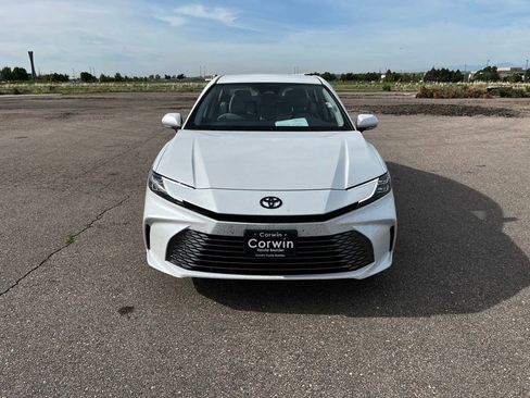 Used 2026 Toyota Camry XLE AWD/4WD image 2