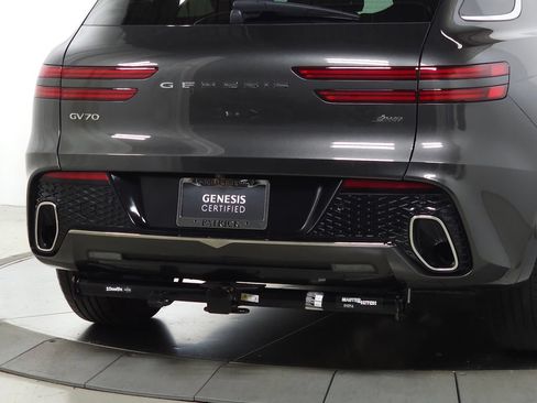 Used 2025 Genesis GV70 2.5T w/ Select Package AWD/4WD image 10