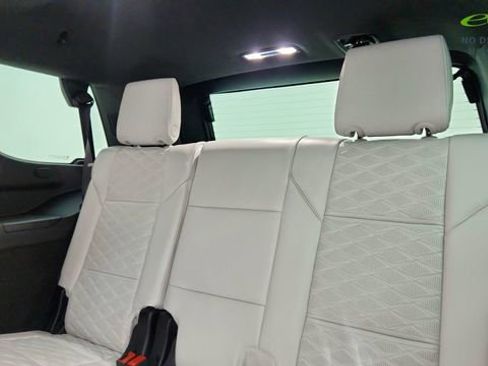 Used 2026 Cadillac Escalade Platinum Sport AWD/4WD image 30