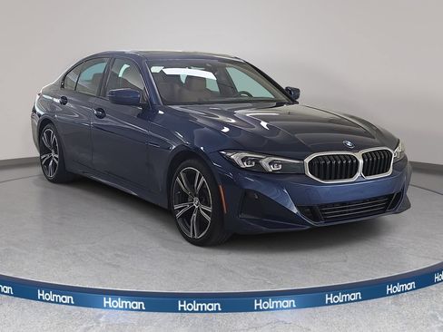 Used 2023 BMW 330i Sedan w/ Driving Assistance Package RWD image 3