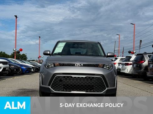 Used 2025 Kia Soul LX w/ LX Technology Package FWD image 3