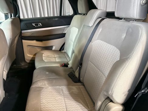 Used 2018 Ford Explorer FWD image 15