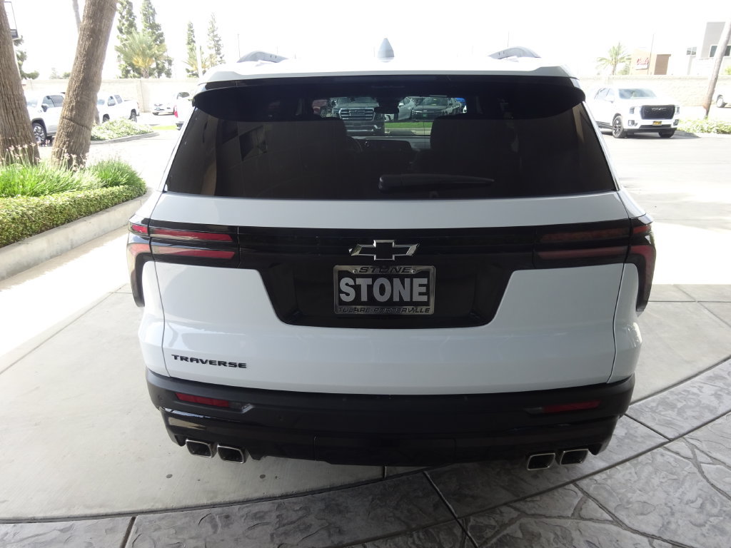 Used 2026 Chevrolet Traverse LT w/ Midnight/Sport Edition FWD image 6