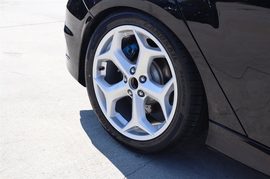Used 2017 Ford Focus RS AWD/4WD image 14