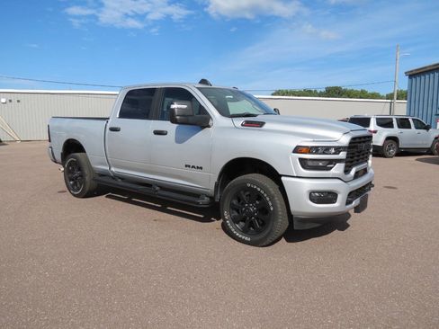 Used 2026 RAM 2500 Big Horn AWD/4WD image 2