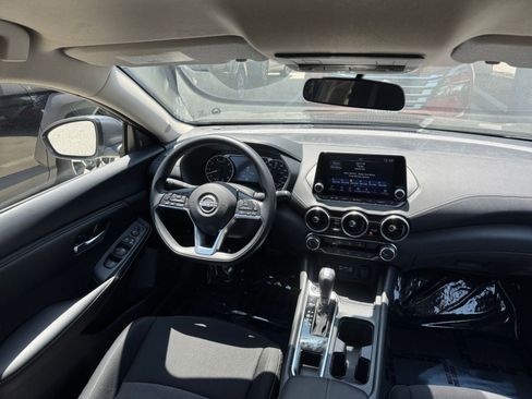 Used 2025 Nissan Sentra SV FWD image 33