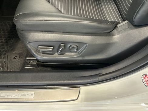 Used 2024 Toyota Camry SE image 30